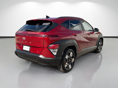 Used 2025 Hyundai Kona SEL FWD image 3