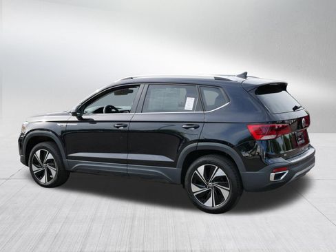 Used 2024 Volkswagen Taos SE AWD/4WD image 5