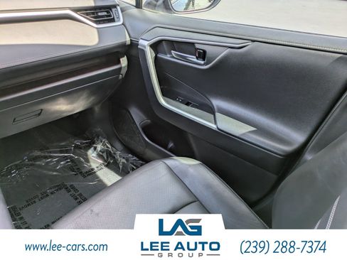 Used 2020 Toyota RAV4 Limited w/ Limited Grade Weather Package AWD/4WD image 15