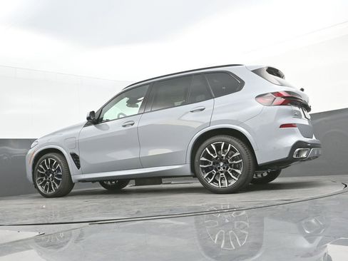 New 2026 BMW X5 xDrive50e image 49