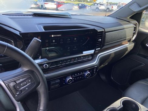 Used 2025 GMC Sierra 1500 SLT RWD image 17