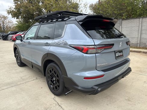 New 2026 Mitsubishi Outlander Trail Edition image 3