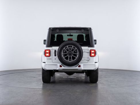 Used 2025 Jeep Wrangler Unlimited Sport AWD/4WD image 7