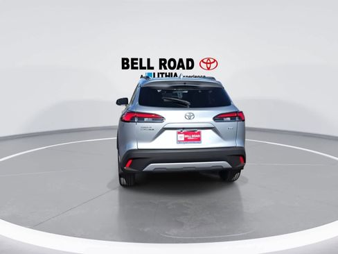 Used 2024 Toyota Corolla Cross XLE w/ Convenience Package FWD image 7