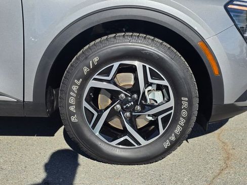 Used 2024 Kia Sportage LX image 8