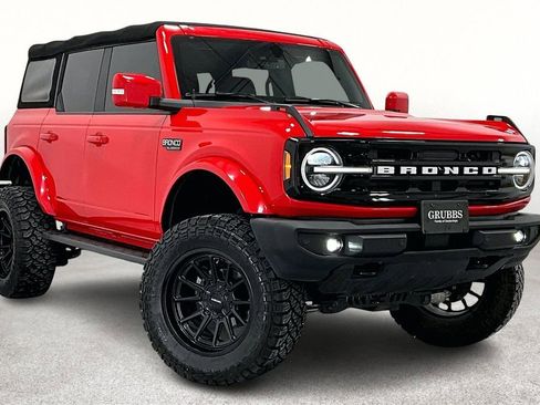Used 2022 Ford Bronco Outer Banks image 1