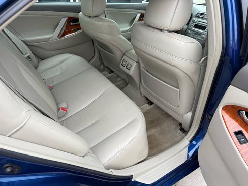 Used 2010 Toyota Camry image 17