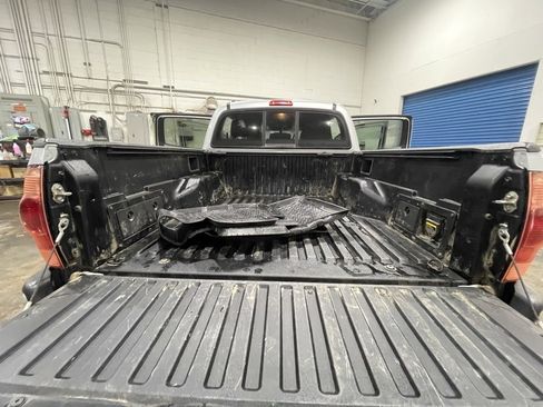 Used 2005 Toyota Tacoma 4x4 Double Cab image 21