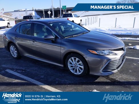 Certified 2023 Toyota Camry LE image 1