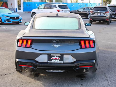 Used 2025 Ford Mustang Premium RWD image 7