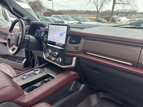 Used 2023 Ford Expedition Limited image 36
