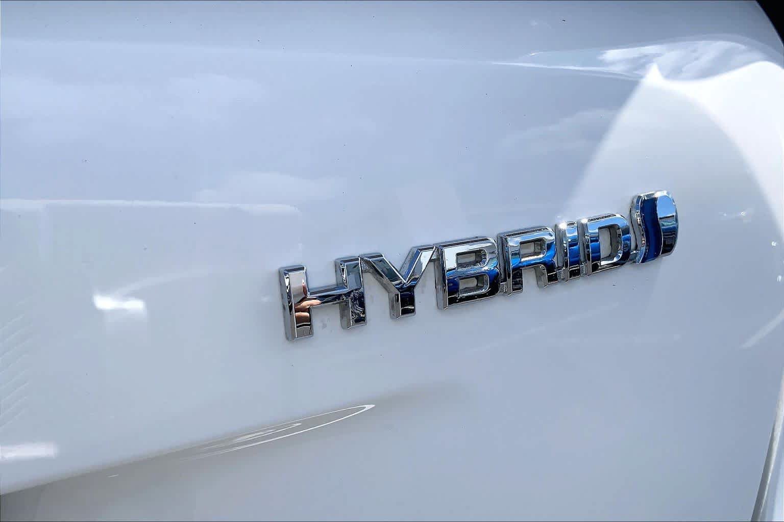 Used 2018 Toyota Prius One FWD image 7