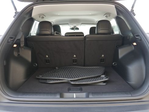 Used 2019 Jeep Cherokee Latitude Plus w/ Cold Weather Group image 6