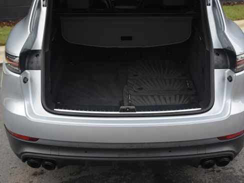 Certified 2023 Porsche Cayenne AWD/4WD image 38