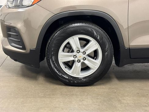 Used 2020 Chevrolet Trax LS w/ Tint and Cruise Package image 11