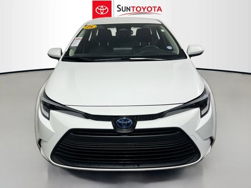 Used 2025 Toyota Corolla LE w/ Convenience Package image 10