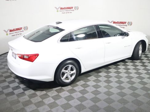 Used 2018 Chevrolet Malibu LS FWD image 4