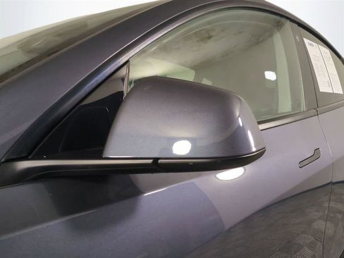 Used 2023 Tesla Model Y AWD image 12