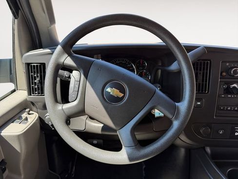 Used 2025 Chevrolet Express 3500 LT w/ LT Preferred Equipment Group RWD image 12