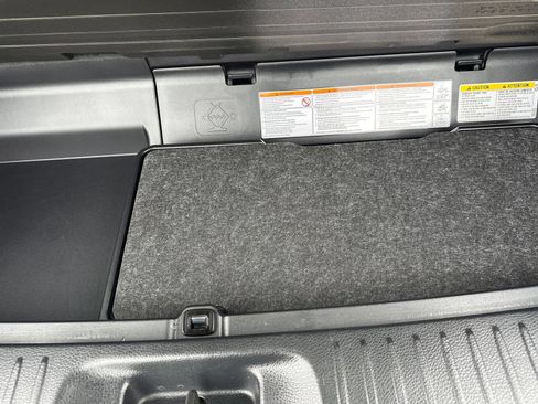 Used 2017 Toyota Highlander XLE AWD/4WD image 33
