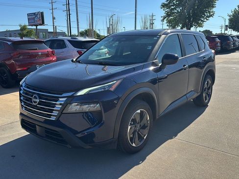 Used 2025 Nissan Rogue SV AWD/4WD image 22
