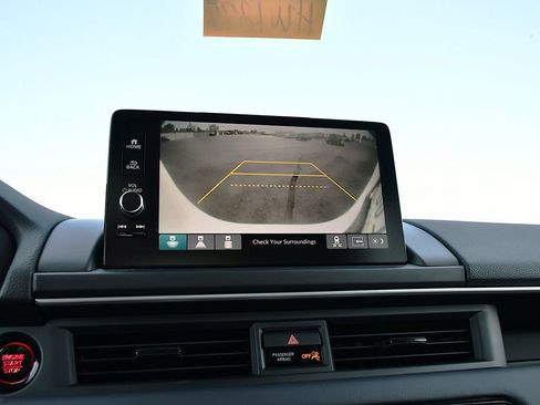 Used 2025 Honda Pilot Touring image 17