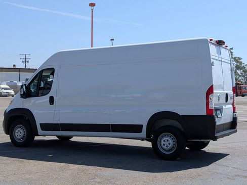 Used 2024 RAM ProMaster 2500 w/ Safety Group image 5