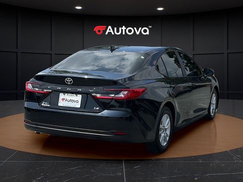 Used 2025 Toyota Camry LE FWD image 5