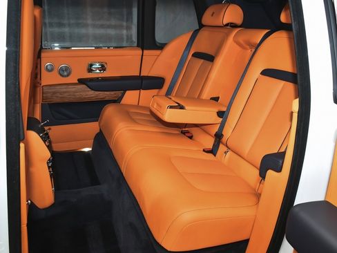 Used 2024 Rolls-Royce Cullinan image 66