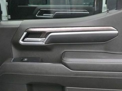 Used 2023 Chevrolet Silverado 1500 LTZ image 10