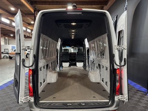 Used 2021 Mercedes-Benz Sprinter 3500 w/ Driver Convenience Package image 20
