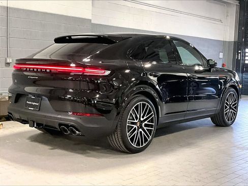 Used 2026 Porsche Cayenne E-Hybrid Coupe AWD/4WD image 24