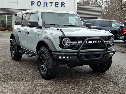 Used 2024 Ford Bronco Wildtrak image 2