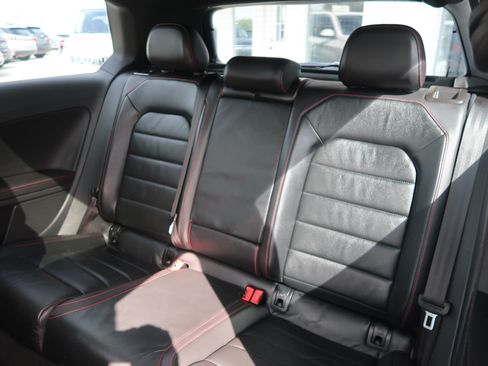 Used 2015 Volkswagen GTI SE FWD image 28