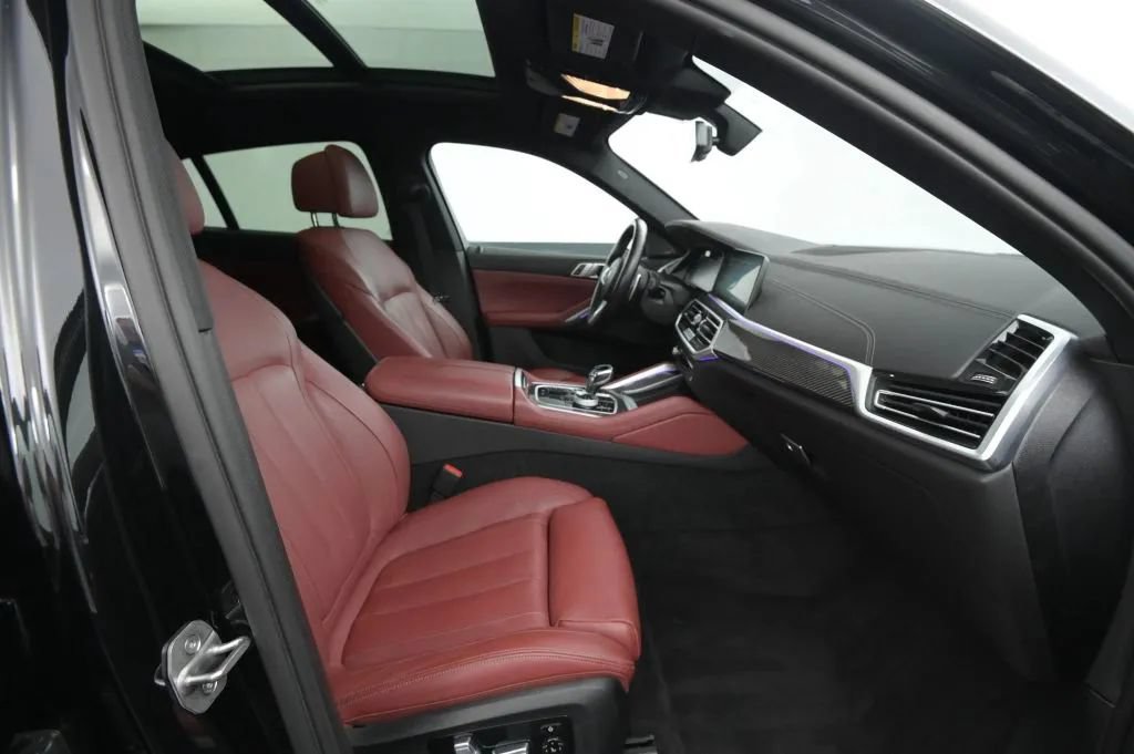 Used 2021 BMW X6 M50i AWD/4WD image 40