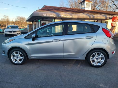 Used 2016 Ford Fiesta SE image 8