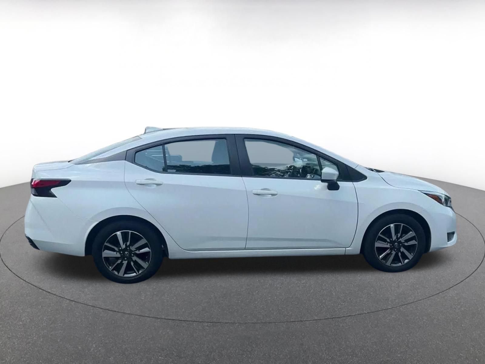 Used 2025 Nissan Versa SV FWD image 15