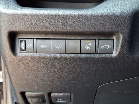 Used 2020 Toyota RAV4 XLE Premium AWD/4WD image 29
