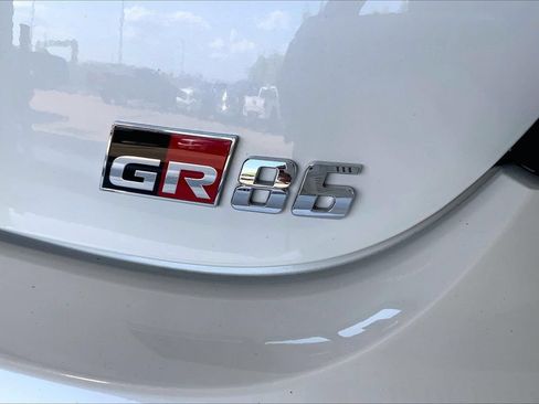 Used 2025 Toyota GR86 Premium RWD image 7