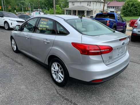 Used 2016 Ford Focus SE FWD image 3