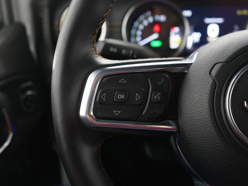 Used 2022 Jeep Wrangler Unlimited Sahara image 27