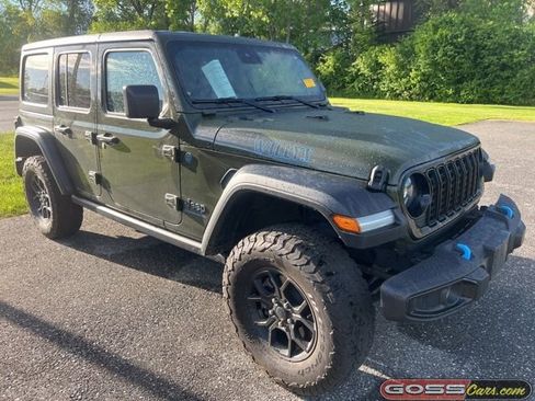 Used 2024 Jeep Wrangler Unlimited AWD/4WD image 2