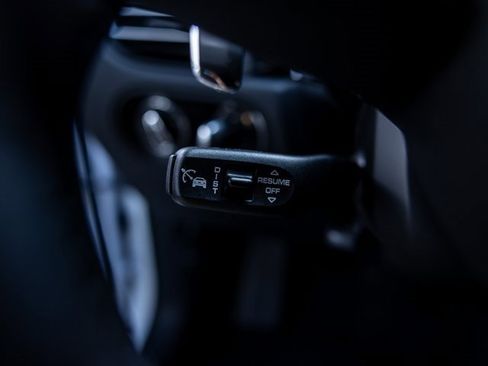 Used 2025 Porsche Macan image 39