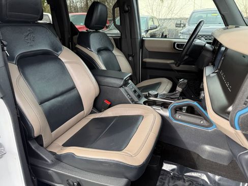 Used 2022 Ford Bronco Wildtrak image 29