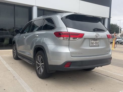 Used 2019 Toyota Highlander XLE image 6