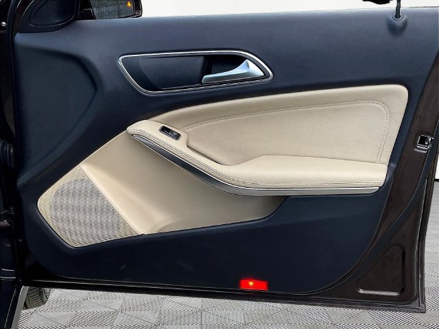 Used 2016 Mercedes-Benz GLA 250 image 29