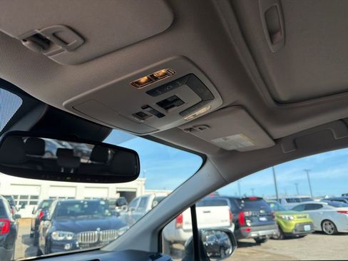Used 2024 Toyota Sienna XLE FWD image 20