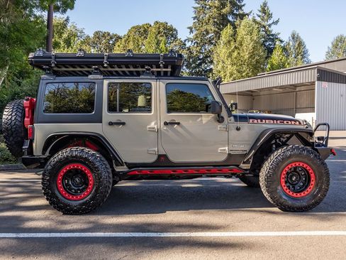 Used 2018 Jeep Wrangler Unlimited Rubicon AWD/4WD image 10