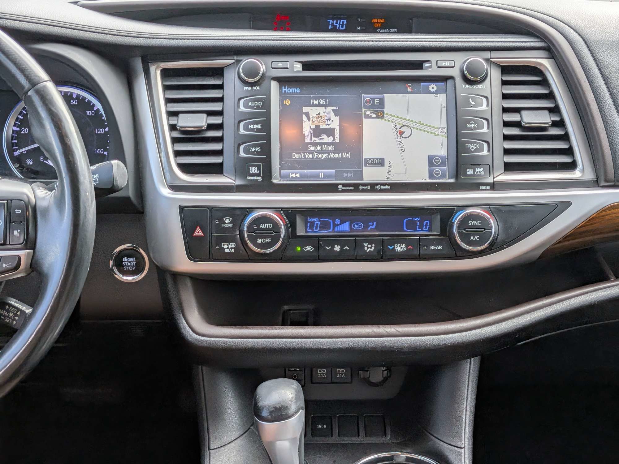 Used 2018 Toyota Highlander Limited Platinum FWD image 20
