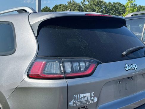 Used 2021 Jeep Cherokee Latitude FWD image 9